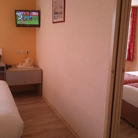 Hotel Greet