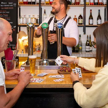 Hotell Greet Beaune (Cote d'Or)